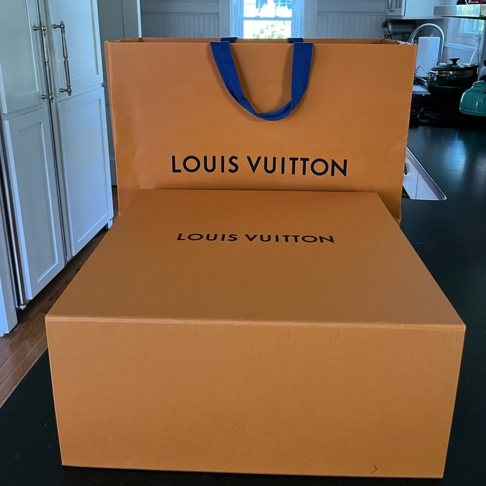 Louis Vuitton gift box and bag. Two sets. Two sizes.
